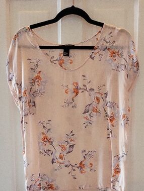 H&M Light Pink Floral Short Sleeve Tee